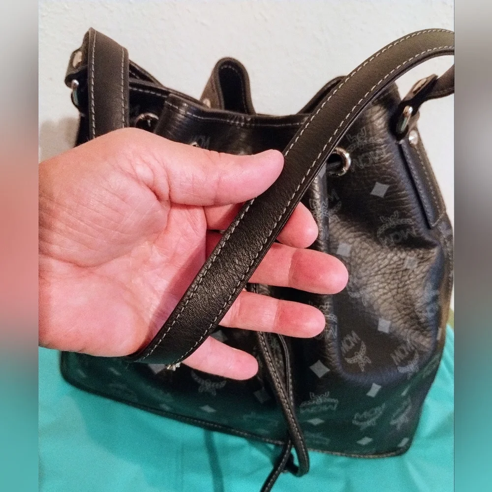 MCM Hobo Shoulder Bag Black Visetos EUC - Picture 7 of 11